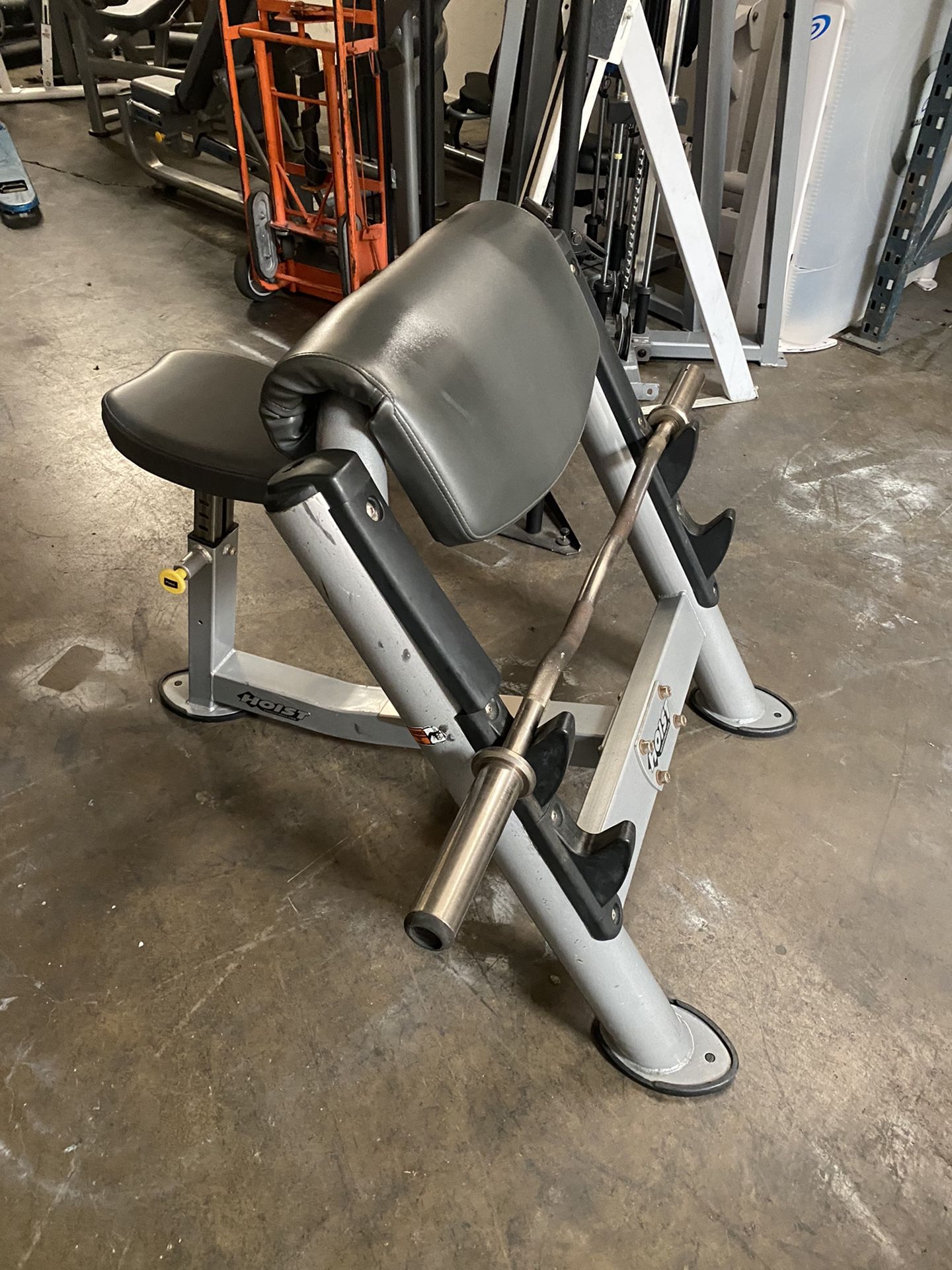 Commercial Hoist Preacher Bench With Curl Bar, Bicep Machine, Gym