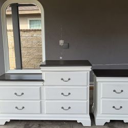 3 Piece dresser/nightstand with mirror Set 