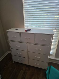 9 drawer dresser new