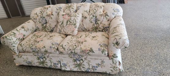 Couch (I CAN DELIVER)