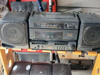 Fisher Cassette Player And Am Fm Radio With Speakers 