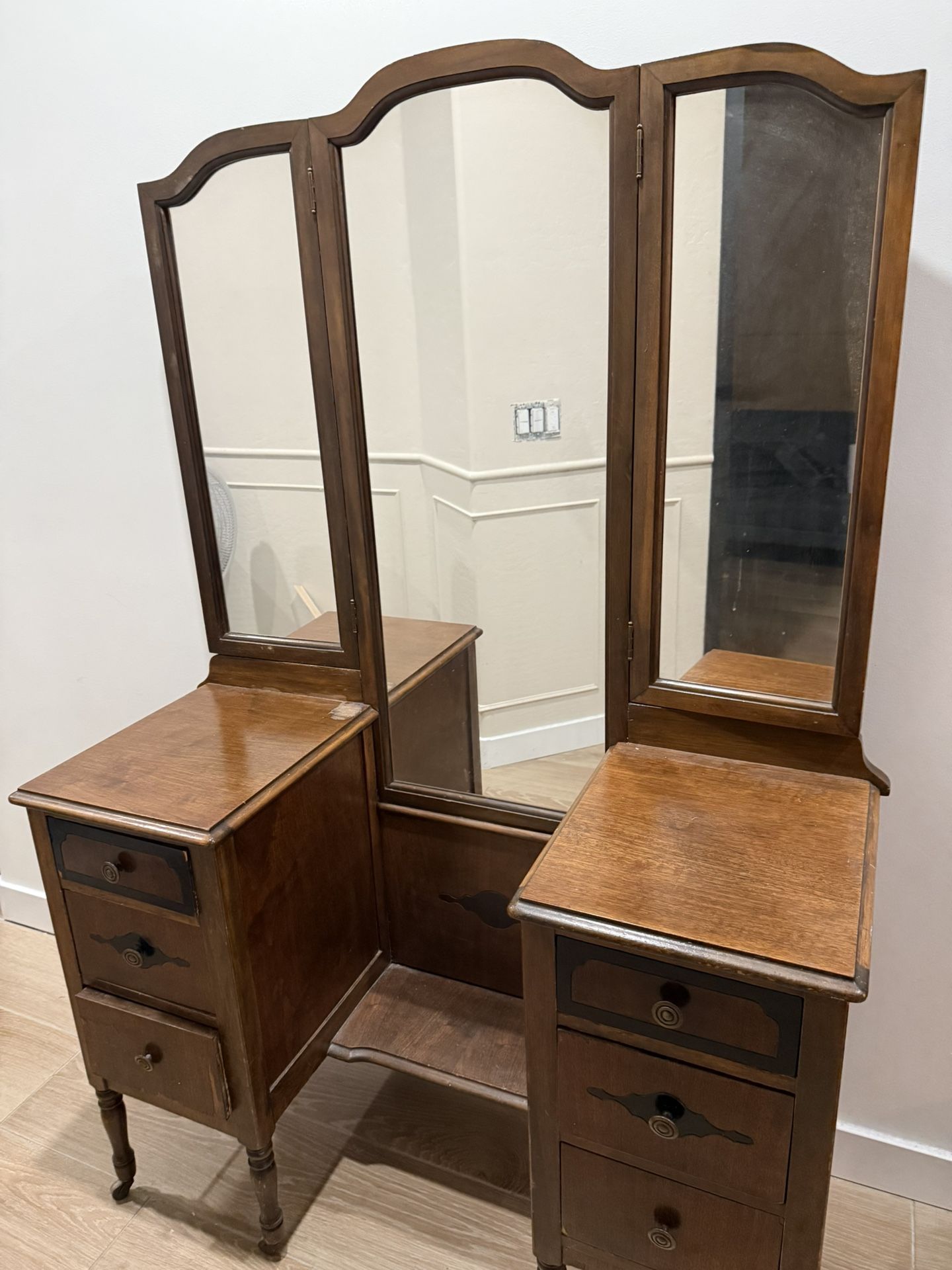 Antique Vanity Dresser