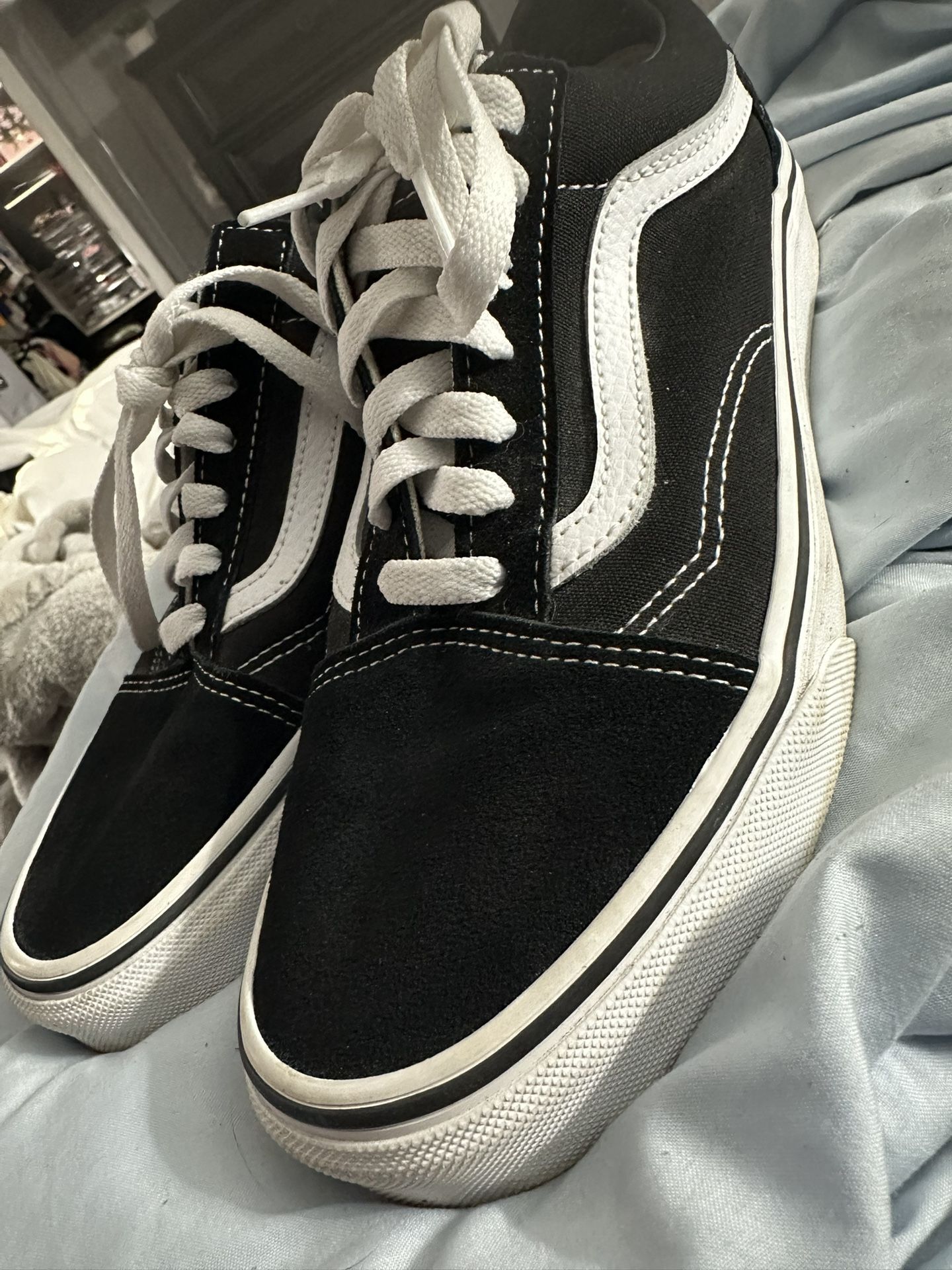 Vans Old Skool Black And White Size 5.5 Men’s & Women’s 7
