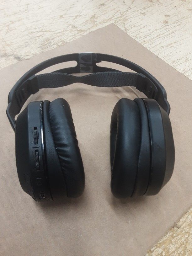Turtle Beach Stealth 500 Wireless Amplified Gaming Headset for PS5, PS4, PC, & Mobile – 40-Hr Battery, Bluetooth, Memory Foam Cushions, Flip-to-Mute