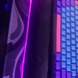 *WRIST REST ONLY*  changes colors for 60% and Has USB 