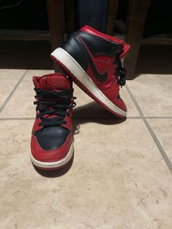 Nike black & red air jordan 1's reverse colors