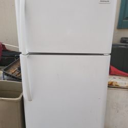 Frigidaire Refrigerator 