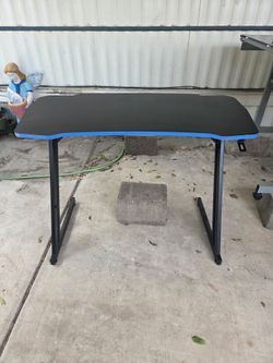 Z-Shaped Computer/Gaming Desk