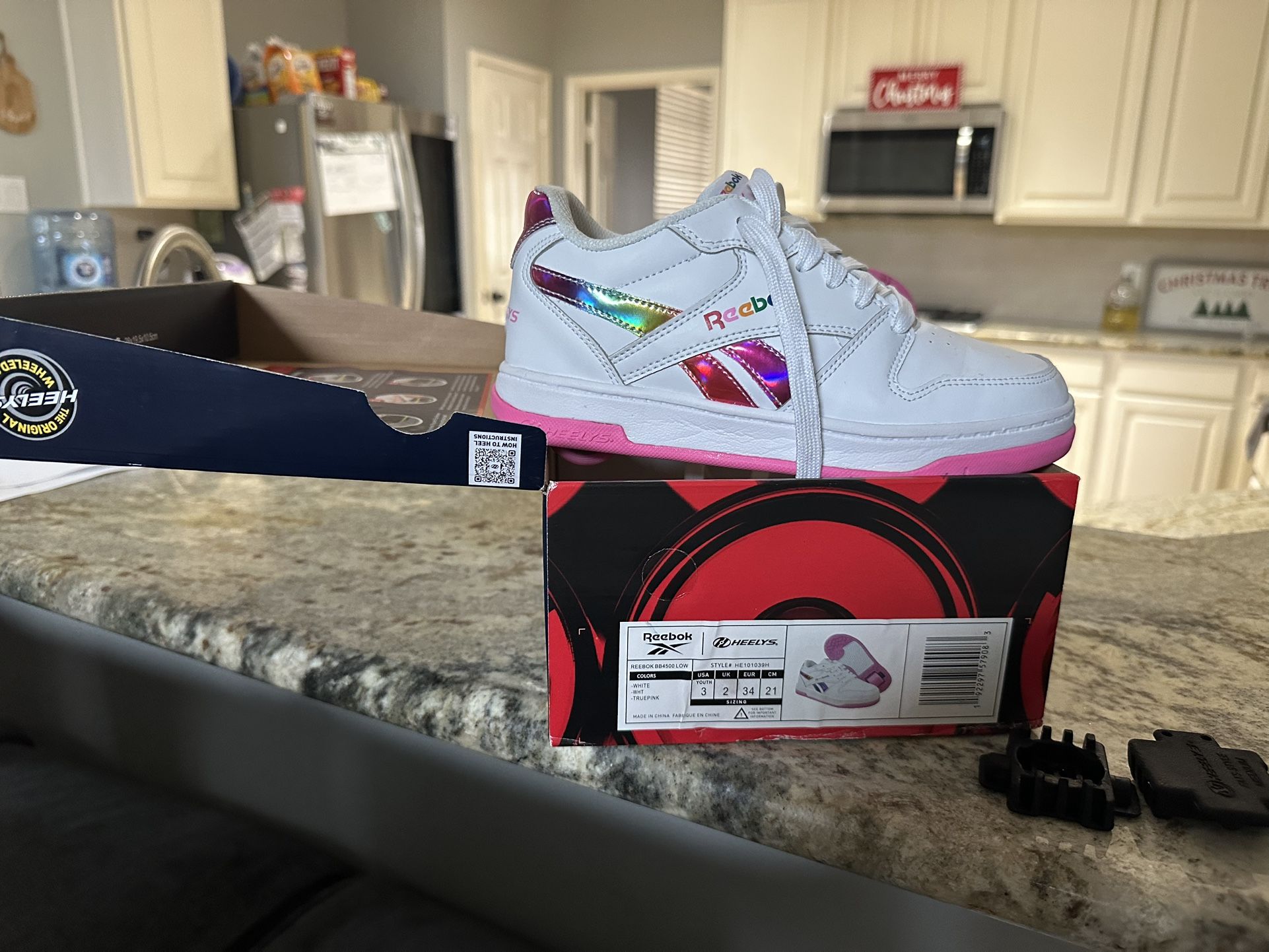 Reebok heely’s Girls Size 3