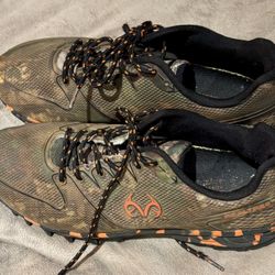 Real tree Size 10.5 Sneakers