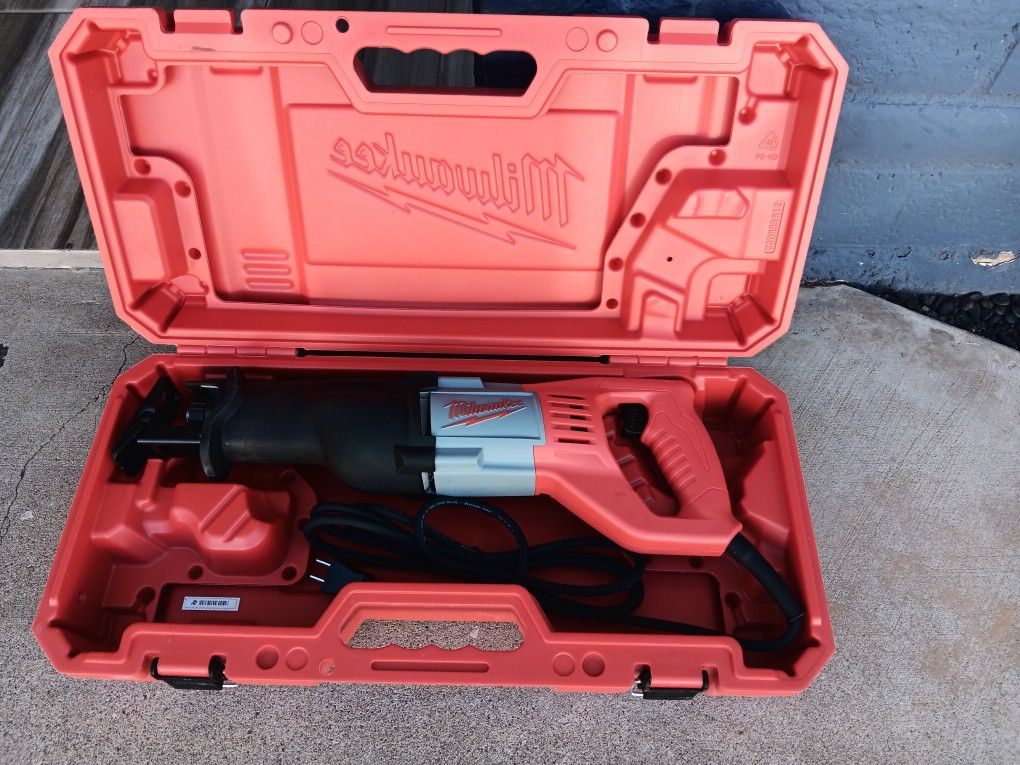 SAWZALL MILWAUKEE