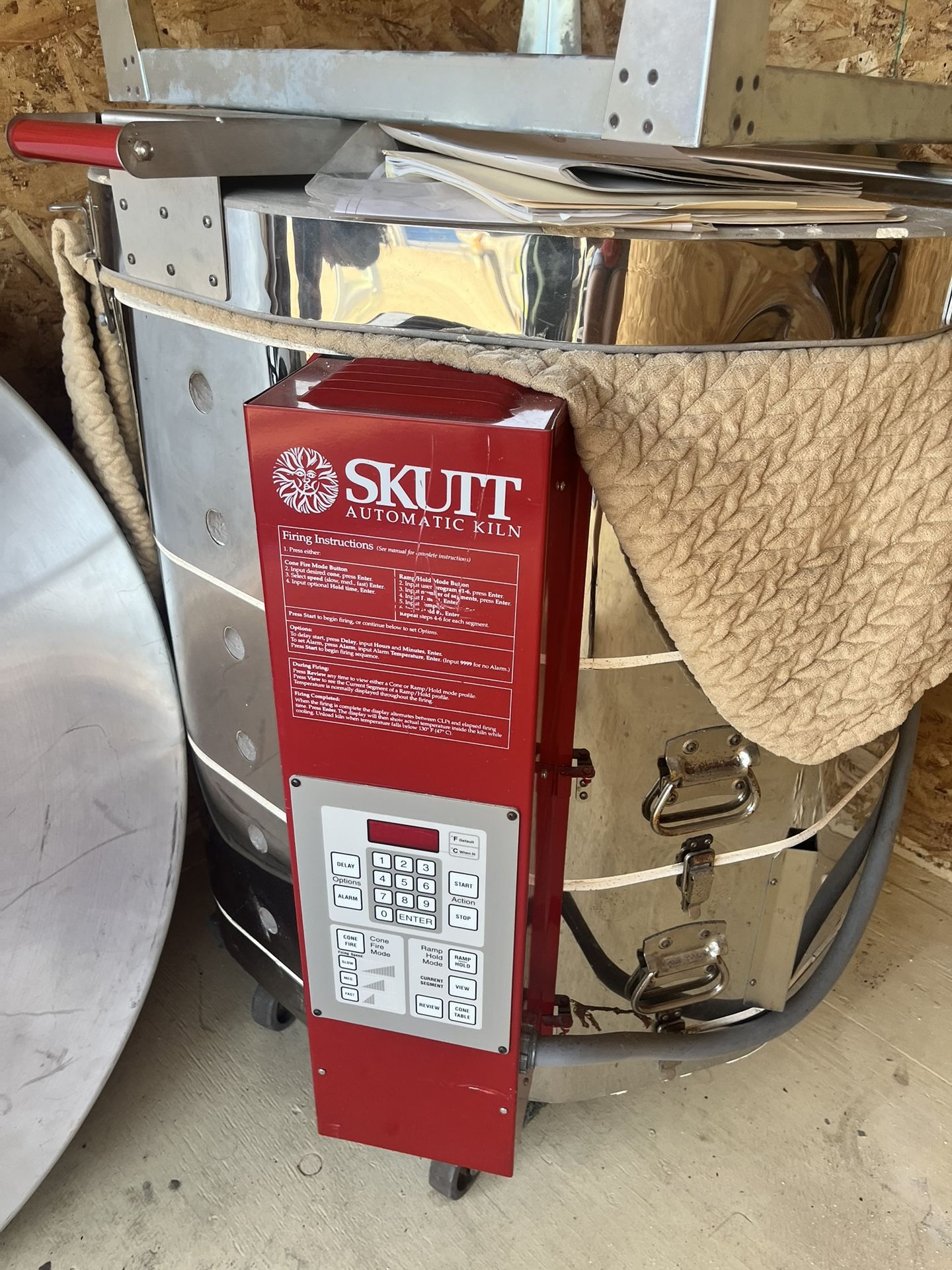 Skutt Kilnmaster Automatic Kiln And Vent-A-Kiln