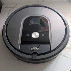 Roomba Vacuum