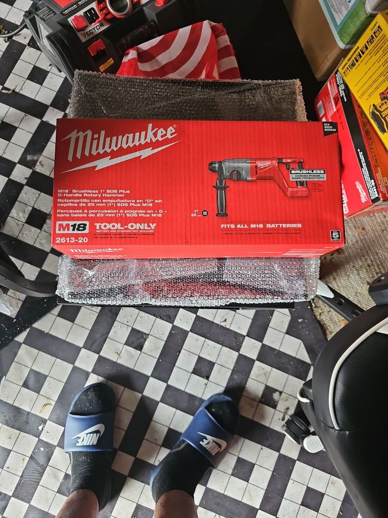 M18 Brushless D Handle Rotary Hammer