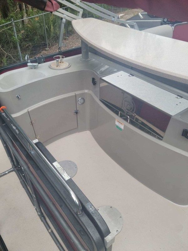 2014 Premier 235 Solaris Premier