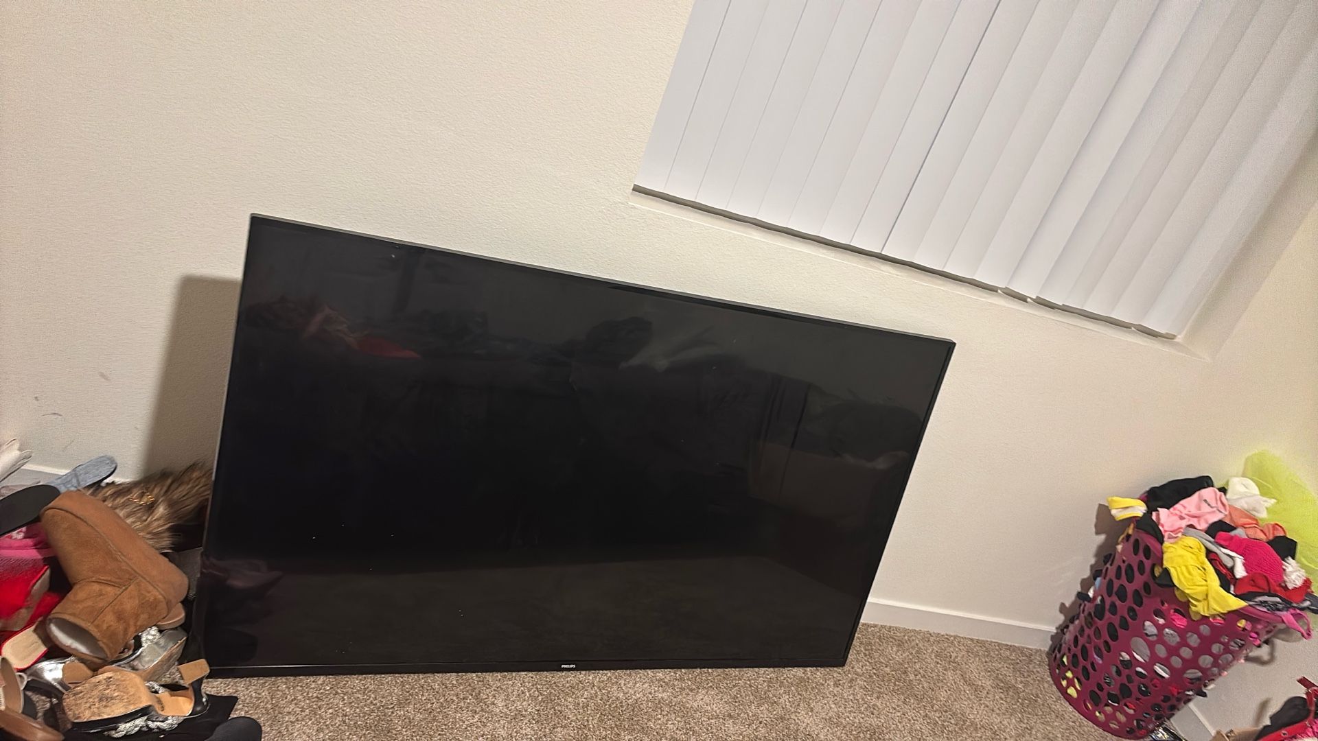 Phillips 72 inch TV Smart Tv