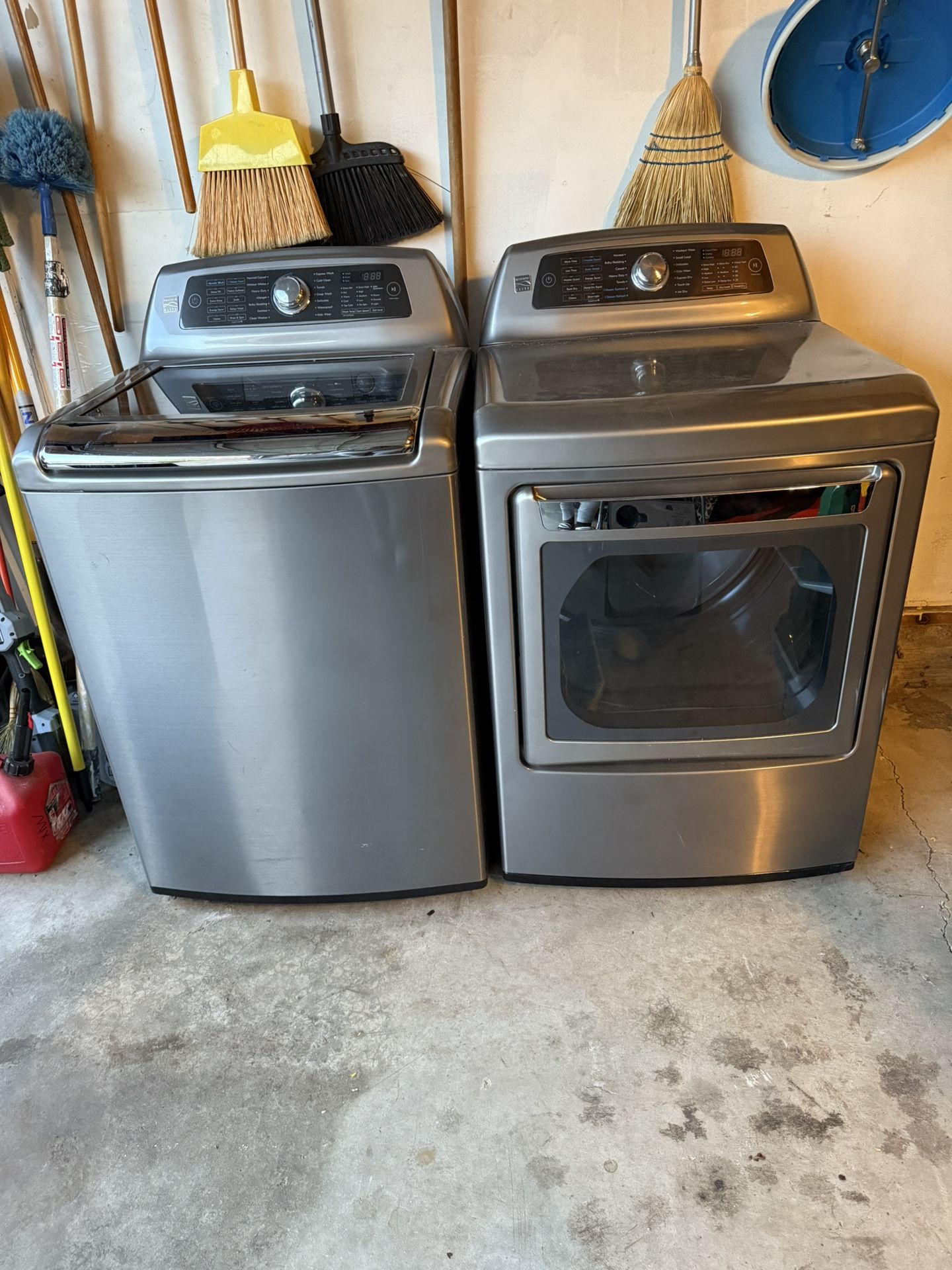 Kenmore (Gas)Washer And Dryer!