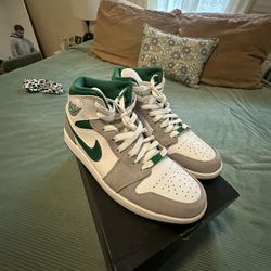 Jordan 1 SE Grey Green