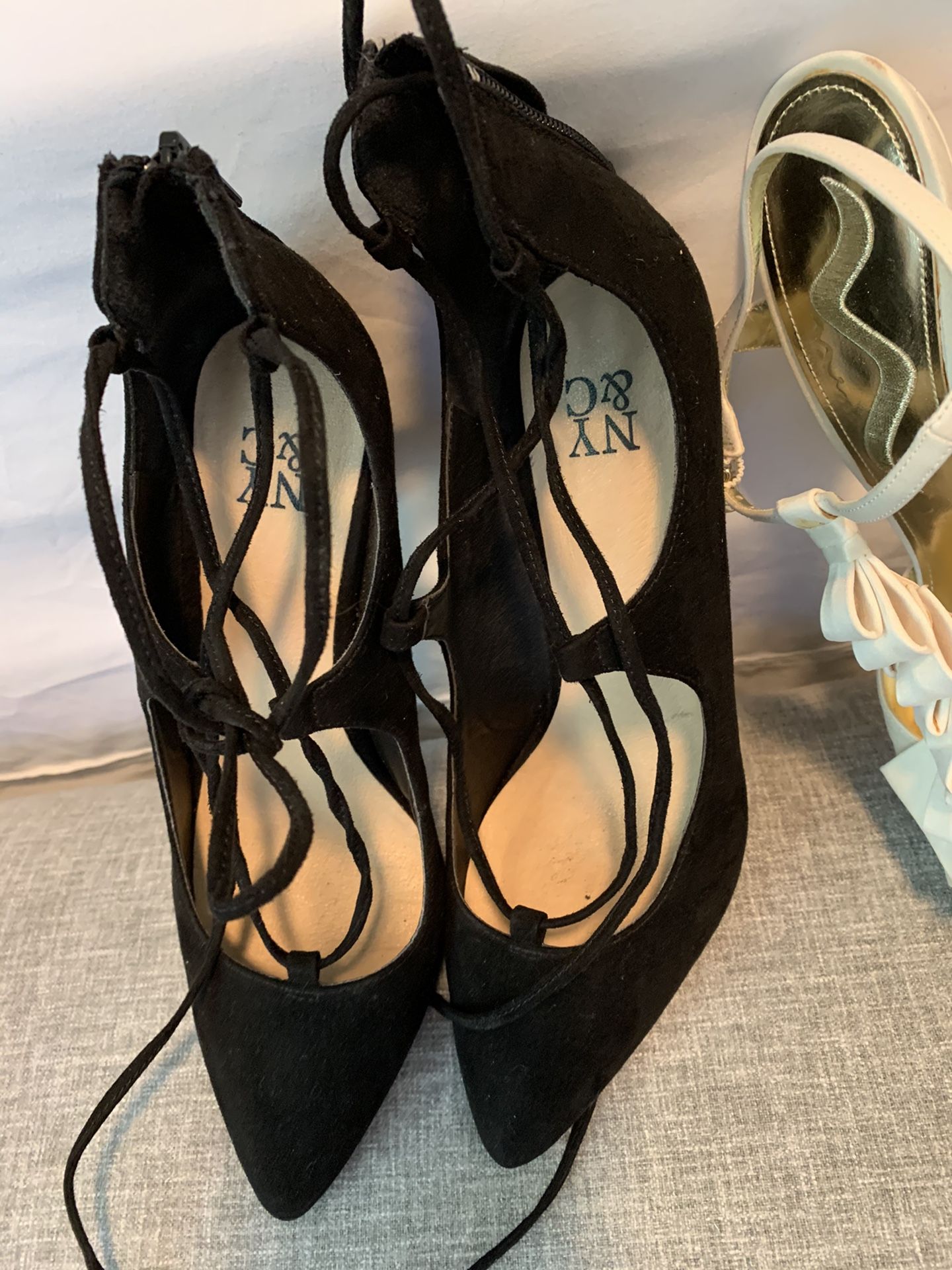 Size 7 shoes, the beige shoe is size 8