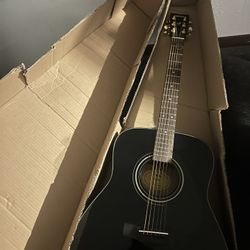 6 String Yamaha F335 Acoustic Guitar 