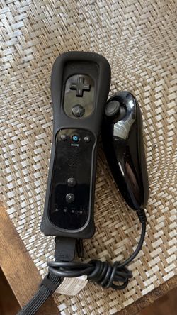 Original Black Wii Controller with silicon cover + Nunchuck