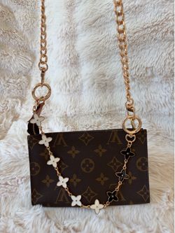 Louis Vuitton Monogram Pochette Milla MM