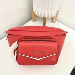 Michael Kors Maisie Large Pebbled Leather 2-in-1 Sling Pack