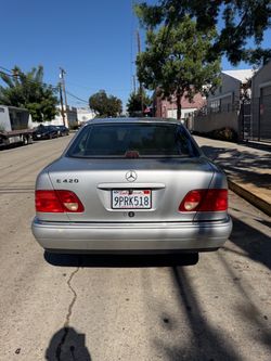 Mercedes-Benz E420 Sedan