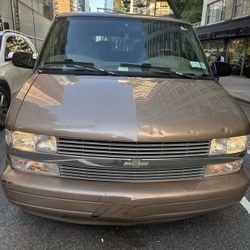2004 Chevrolet Astro Van