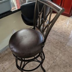 🪑 Elegant Swivel Bar Stool – Metal & Wood Accent