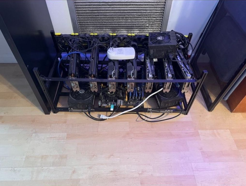 CRYPTOCURRENCY MINER - 7 GPU AMD 5700 XT