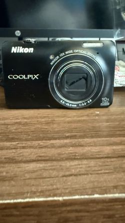 Nikon COOLPIX Digital Camera – Black 📸