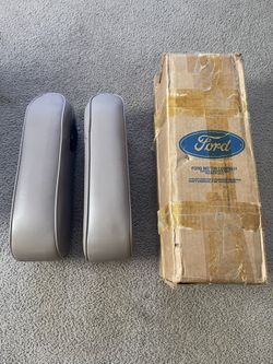 1990 To 1997 Lincoln Town Car Driver And Passenger Center Armrest Tan In Color New In Box