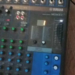 Yamaha Mixer Console 