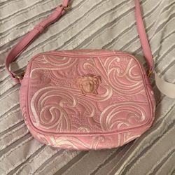 Ladies Cross Body Bag. 100$