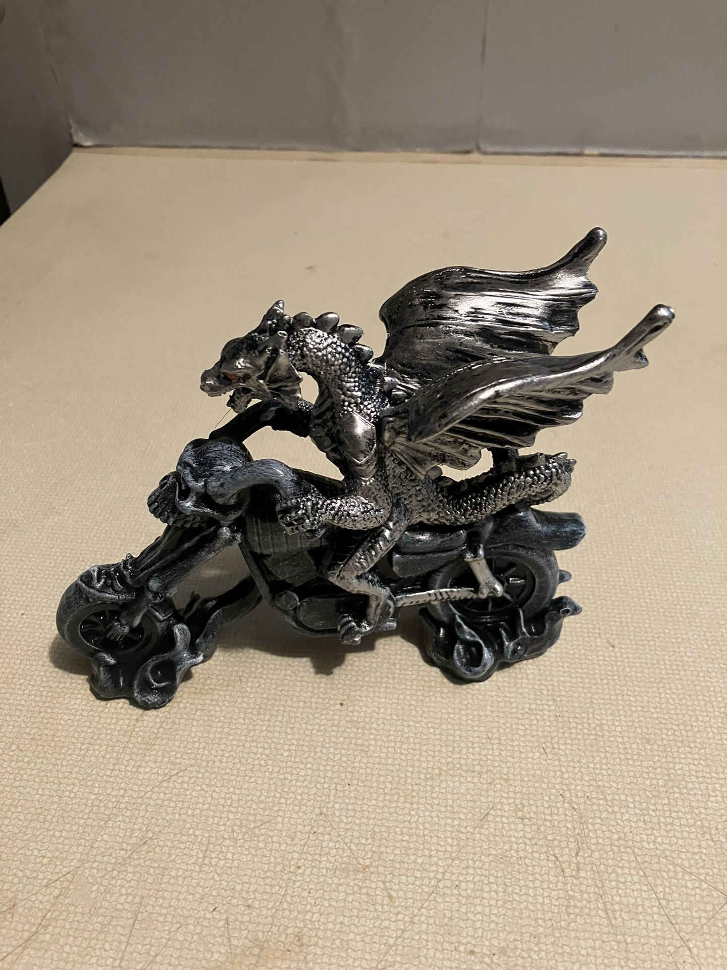 Design Toscano Biker Dragon on Skeleton Chopper Statue