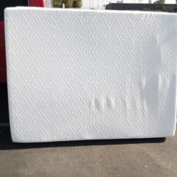 Queen Bed And Mattress 