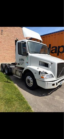 Volvo Semi Truck Day cab 2006