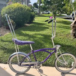 Retro Bike - Style And Flash