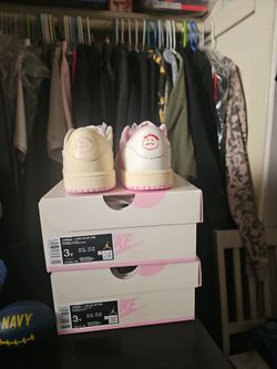 JORDAN 1 LOW TRAVIS SCOTT