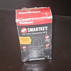 Smartkeylp
Lp
L)lp Heavy Duty Padlock, with 1-1/8" Shackle
Brand New 
$20.00 (each lock price)
firm on price 