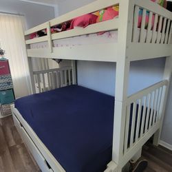 Keystone Twin/Full White Stairway Bunk Bed & Twin Trundle