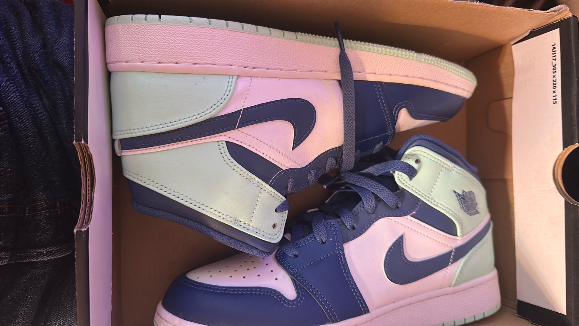 Air Jordan 1 Mid Mystic Blue/Mint 6.5 Youth Brand New