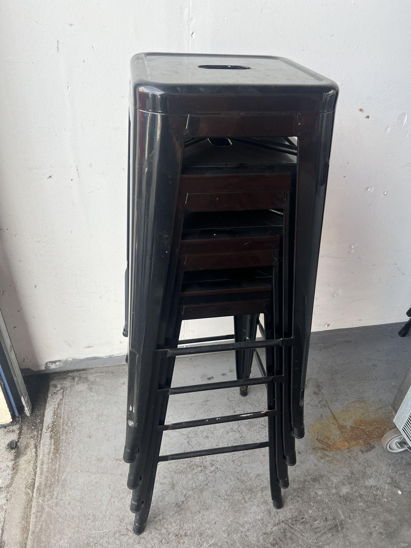 Black Metal Bar Stool