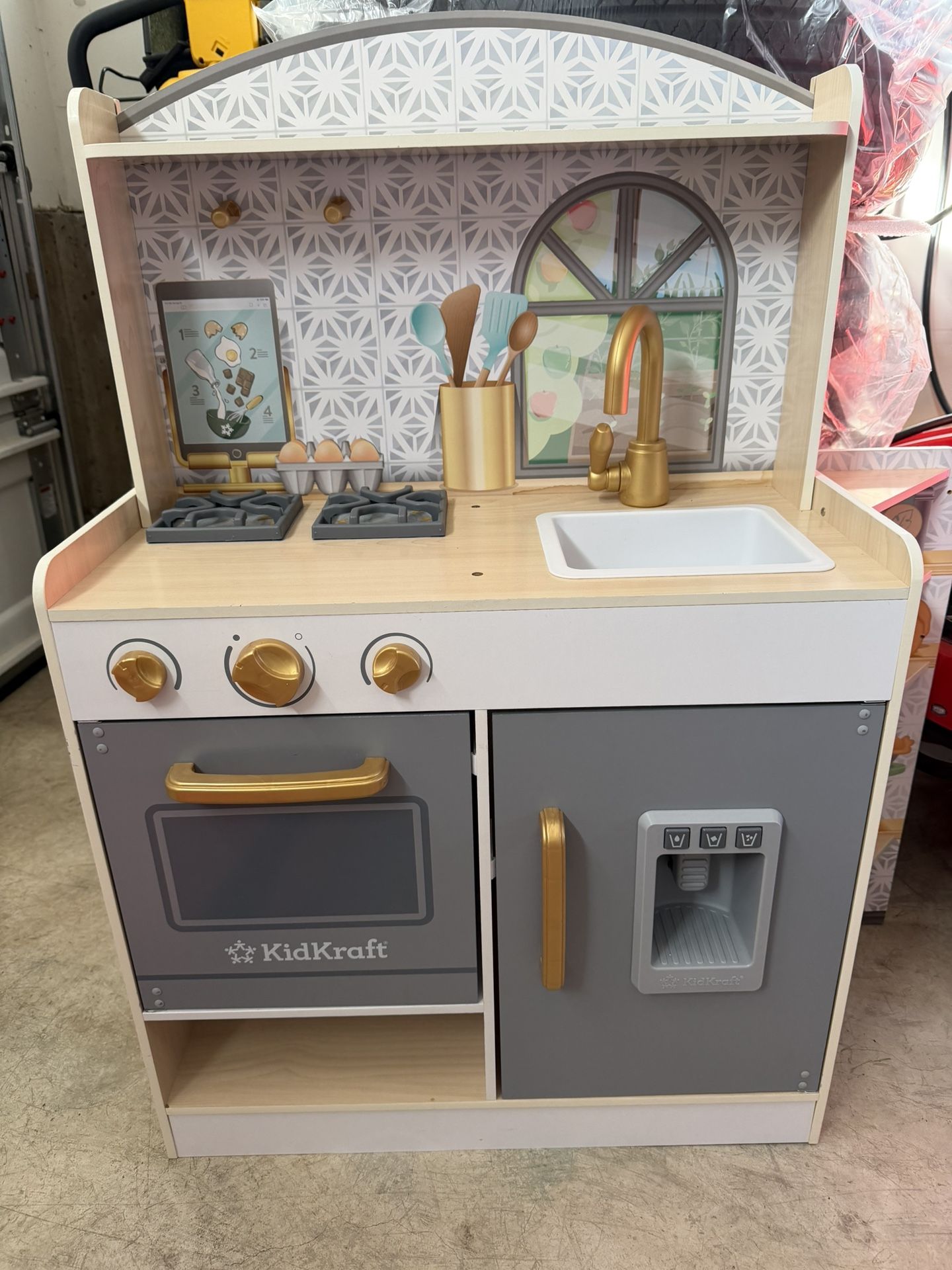 KidsKraft Play Kitchen