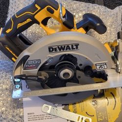Dewalt 20v Flexvolt Advantech 7 1/4 Circular Saw. Tool Only $130 Firm 