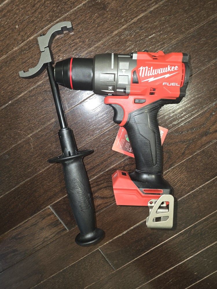 Milwaukee
M18 FUEL 18V Lithium-Ion Brushless Cordless 1/2 in. Hammer Drill/Driver (Tool-Only)