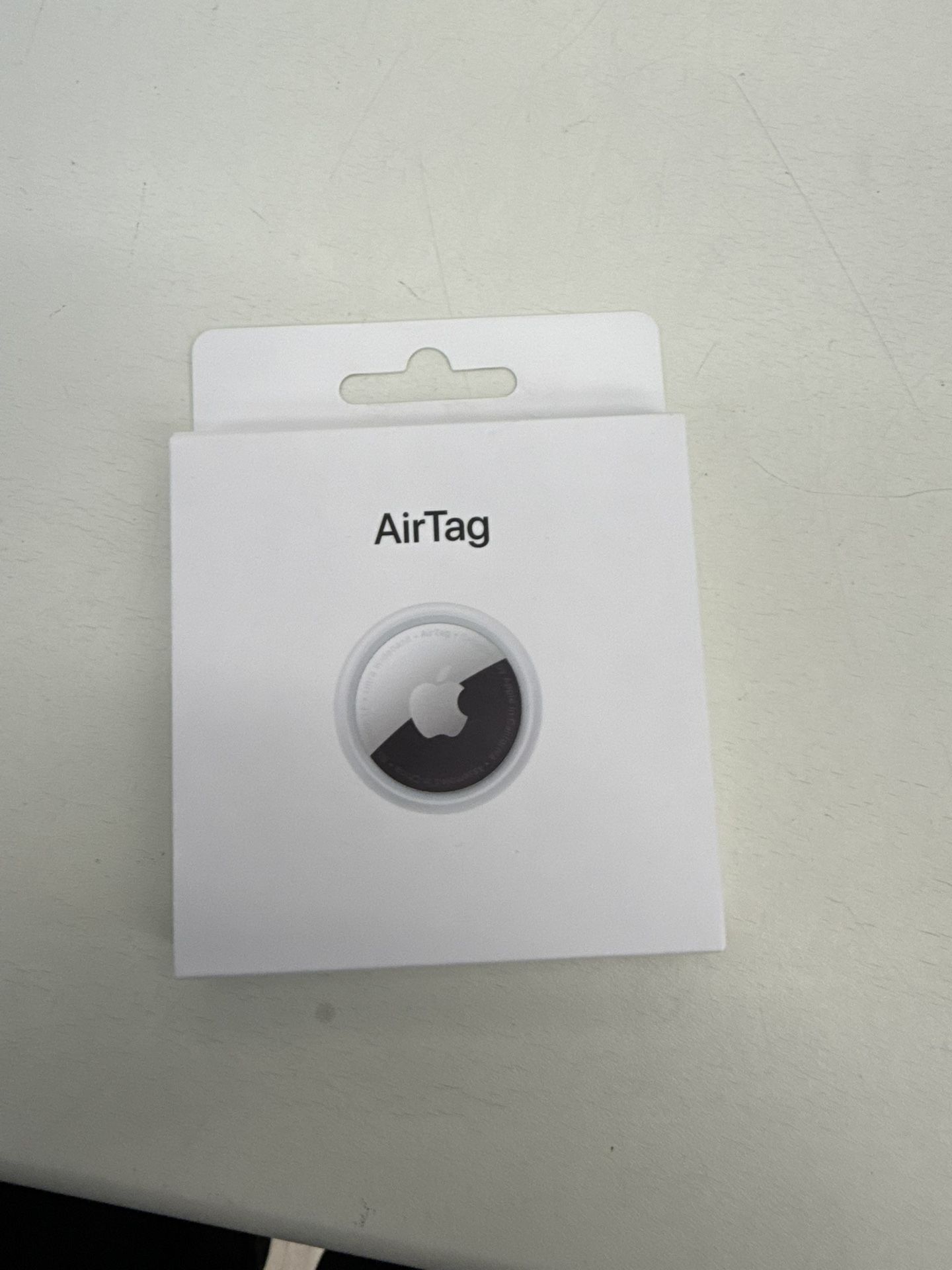 New Apple Airtags