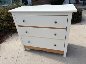 3 Drawer Dresser- read description