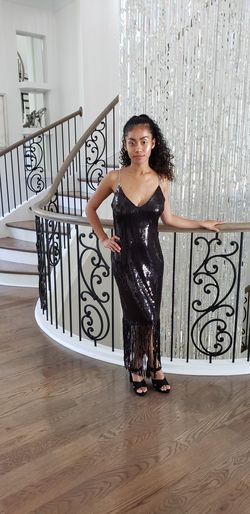 BEAUTIFUL BLACK SEQUENCE AND CRYSTAL DRESS